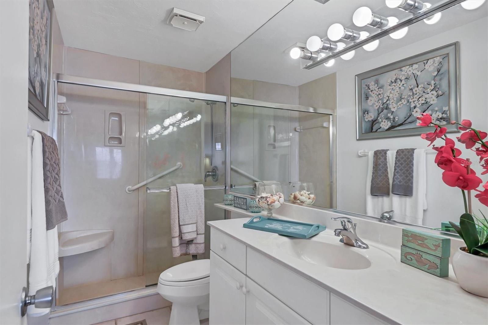 Image 23 of 53 For 9011 Midnight Pass Road 426