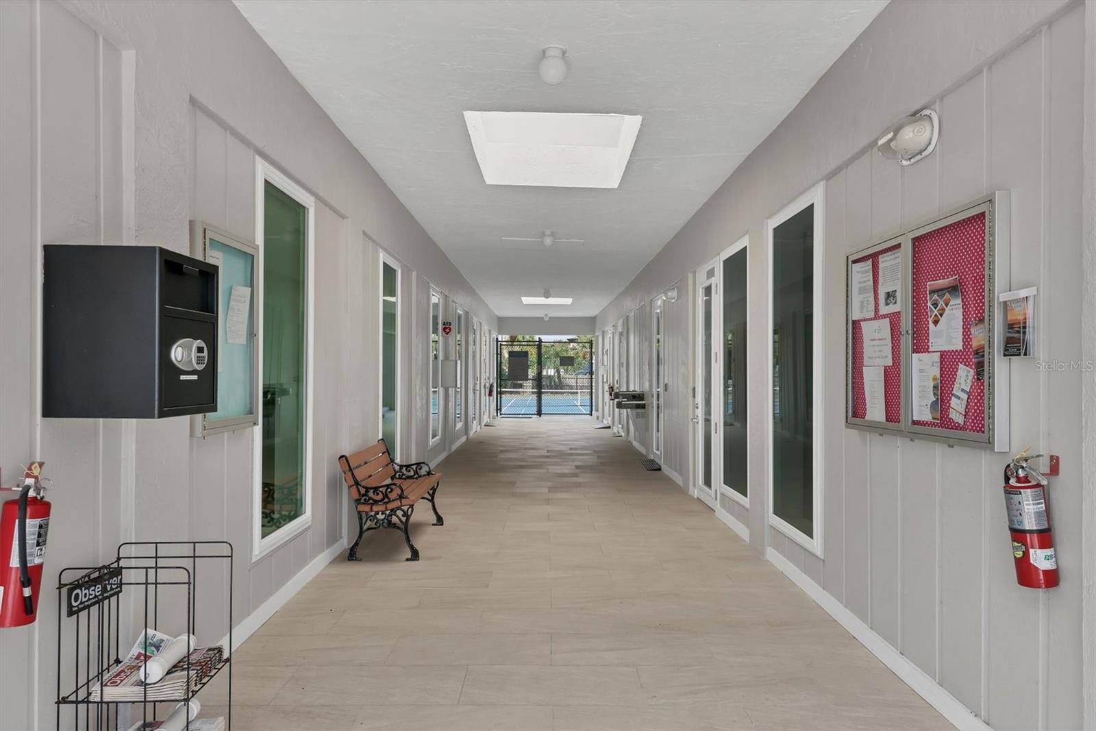 Image 39 of 53 For 9011 Midnight Pass Road 426