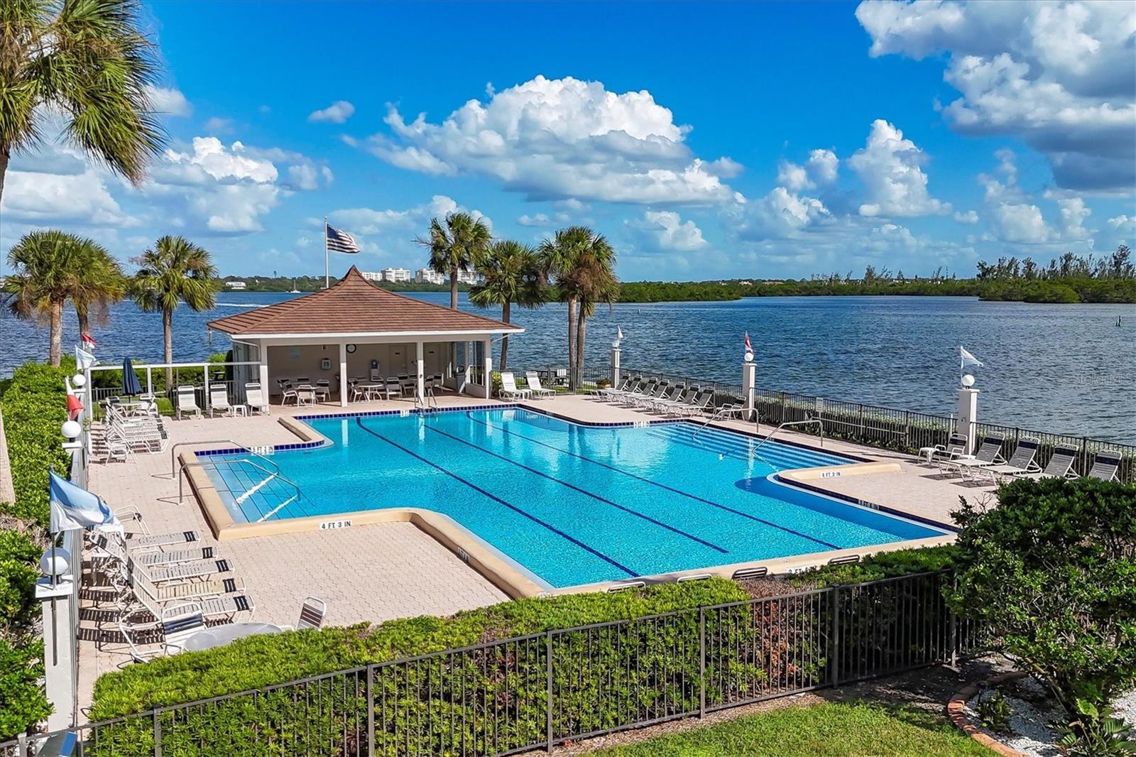 Image 45 of 53 For 9011 Midnight Pass Road 426