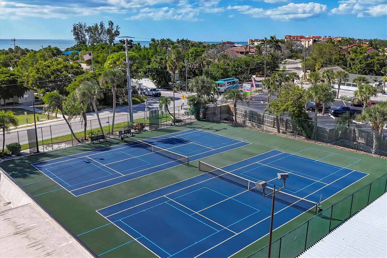 Image 49 of 53 For 9011 Midnight Pass Road 426