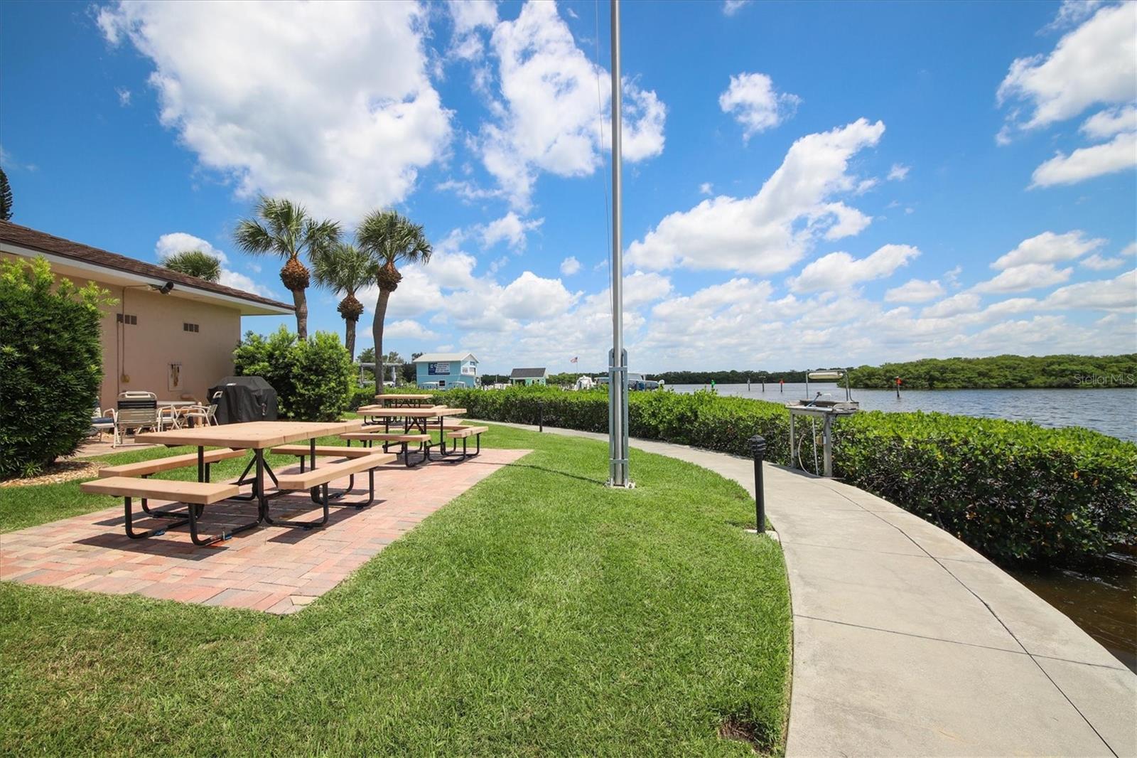 Image 50 of 53 For 9011 Midnight Pass Road 426