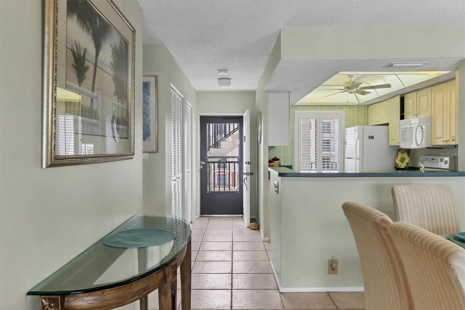 Image 9 of 53 For 9011 Midnight Pass Road 426