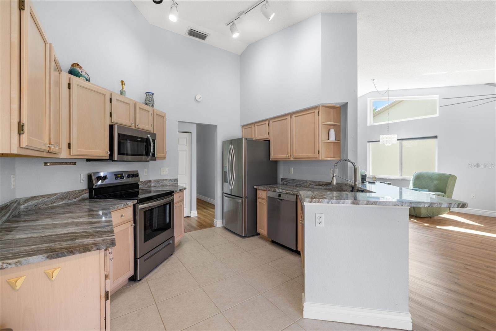 Image 10 of 44 For 4846 Raintree Street Circle E