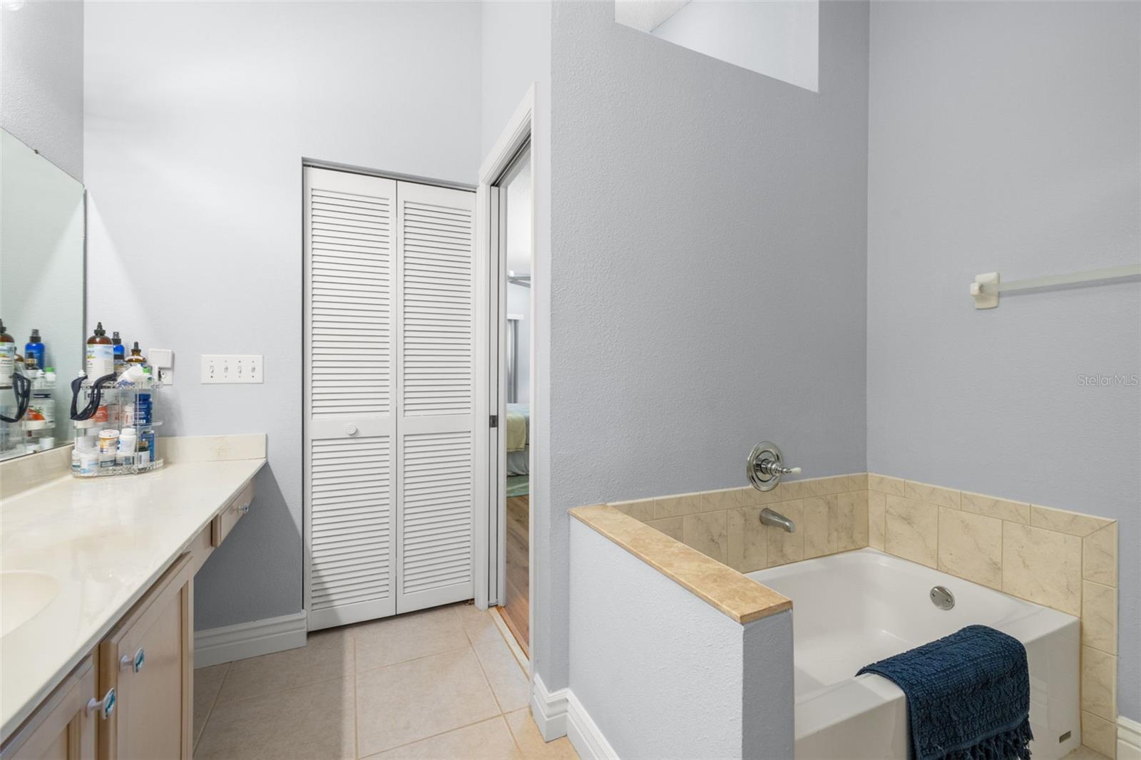 Image 20 of 44 For 4846 Raintree Street Circle E
