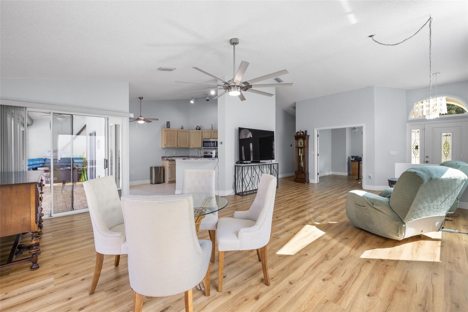 Image 7 of 44 For 4846 Raintree Street Circle E