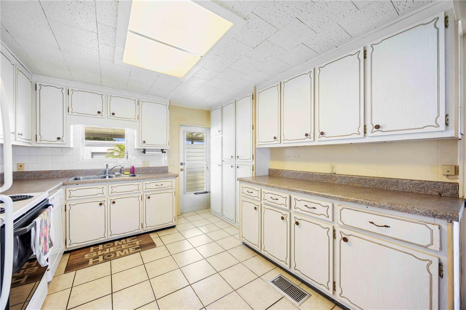 Image 5 of 25 For 5512 Colleen Drive