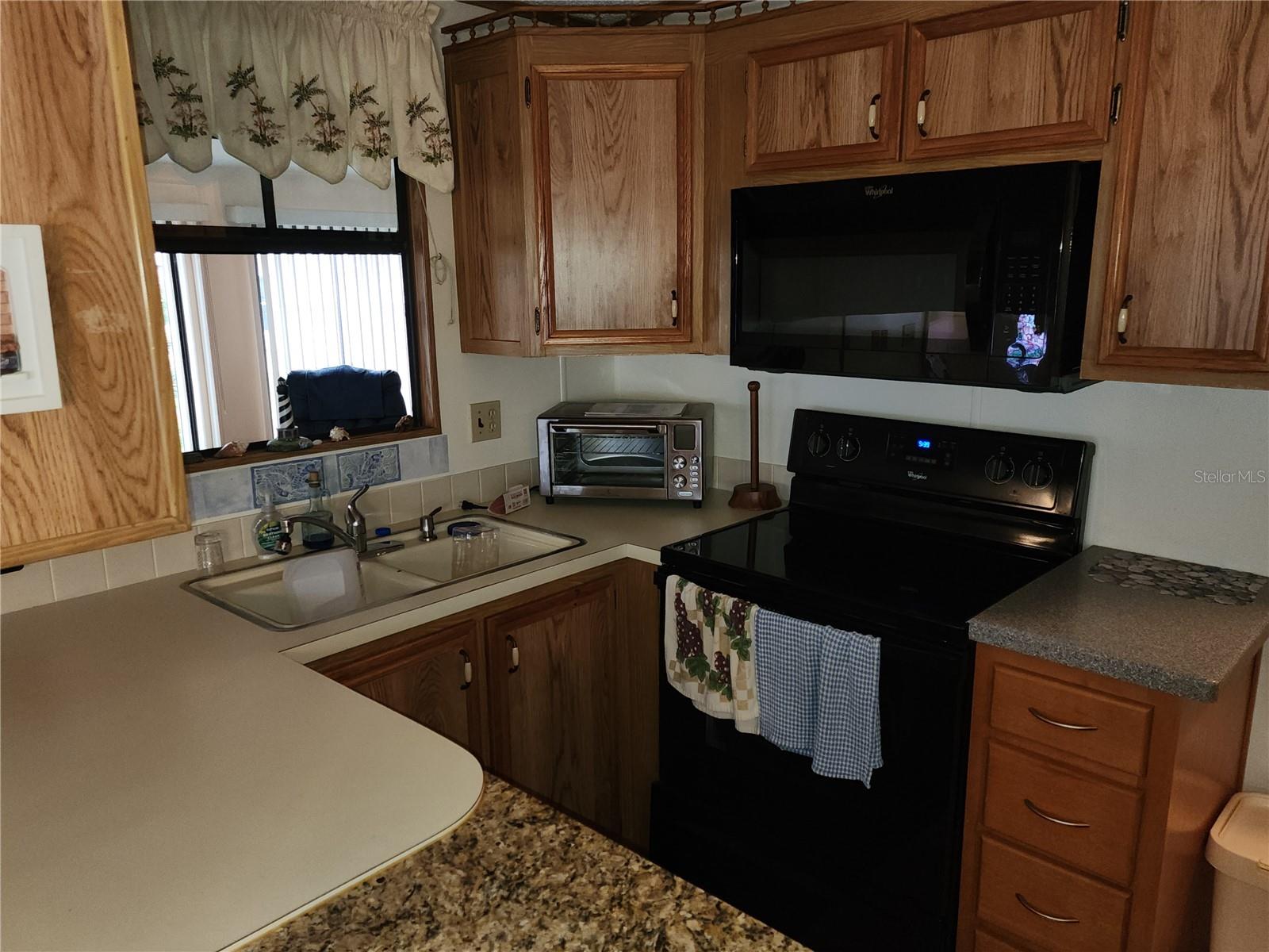 Image 10 of 18 For 1674 University Parkway 389