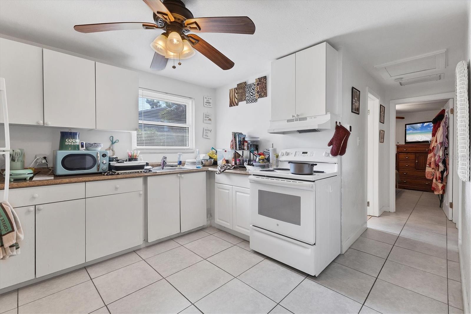 Image 12 of 32 For 234-236 Colonia Lane E