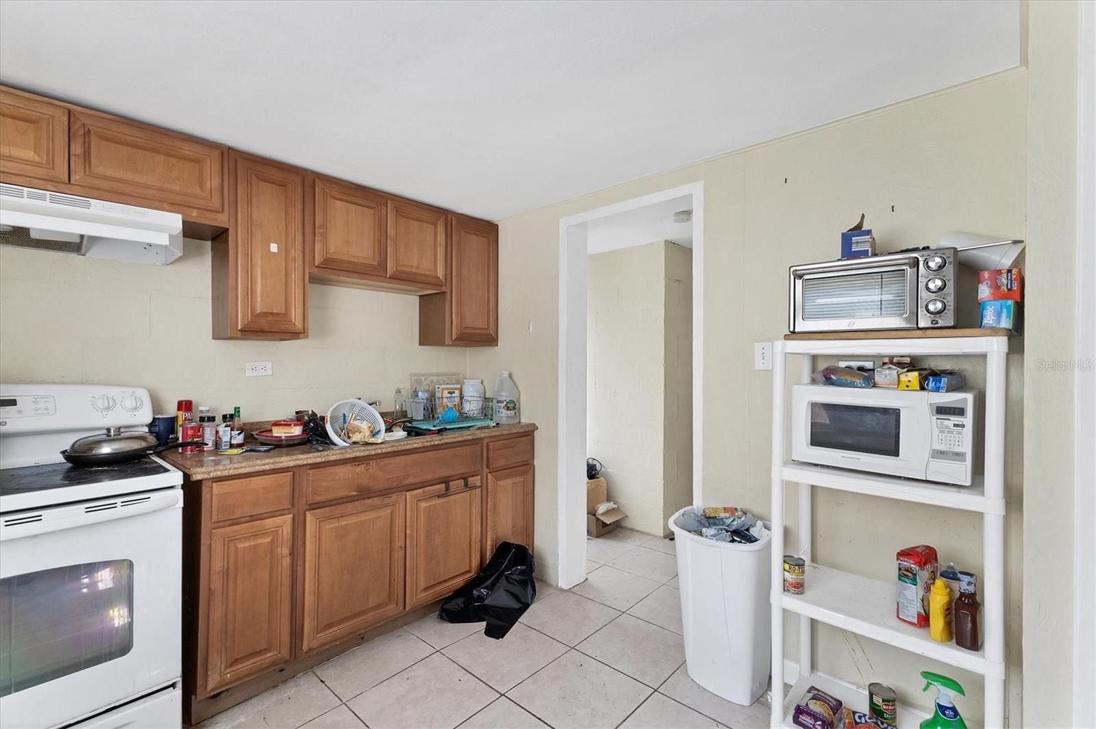 Image 25 of 32 For 234-236 Colonia Lane E