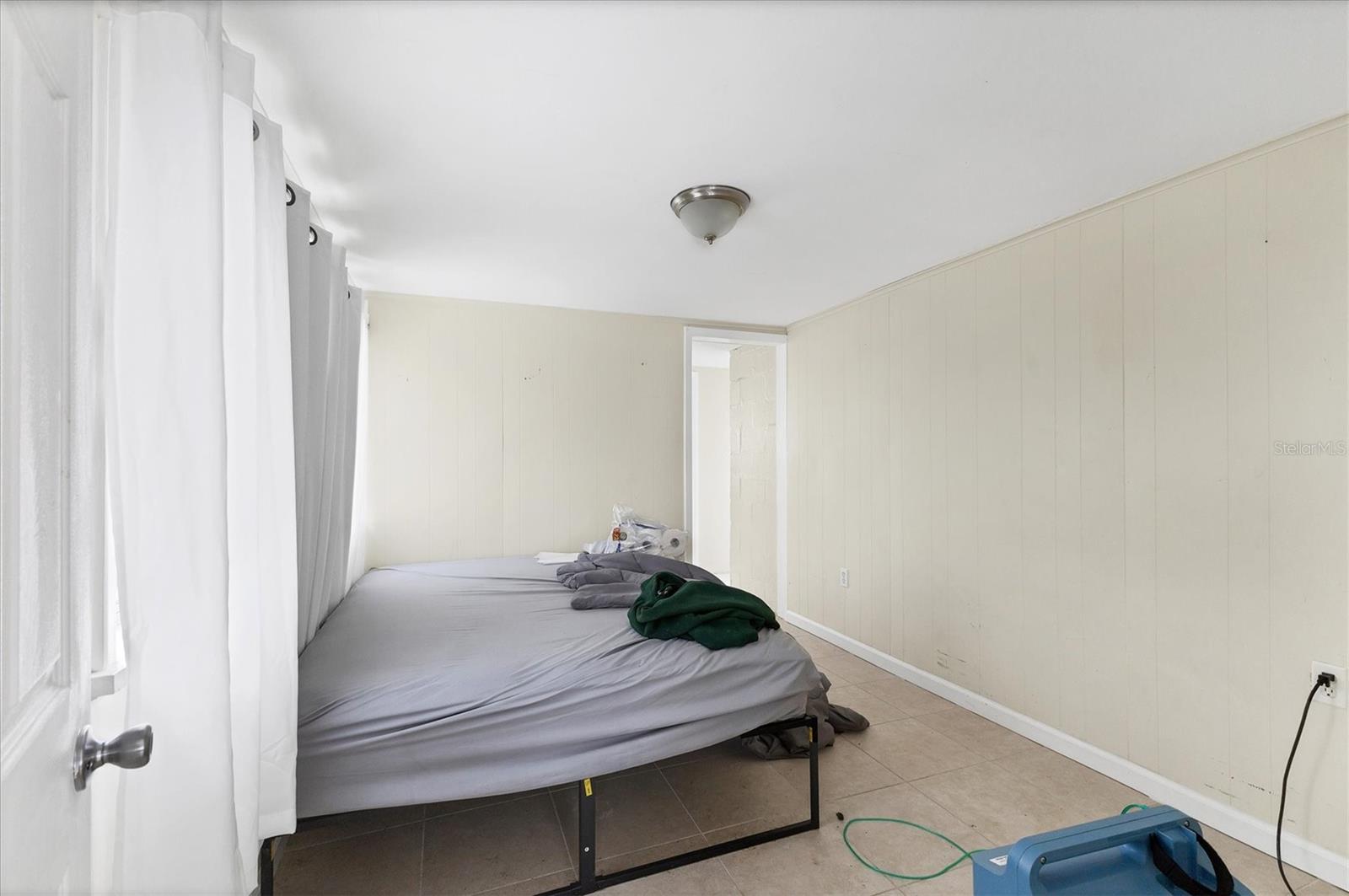 Image 27 of 32 For 234-236 Colonia Lane E