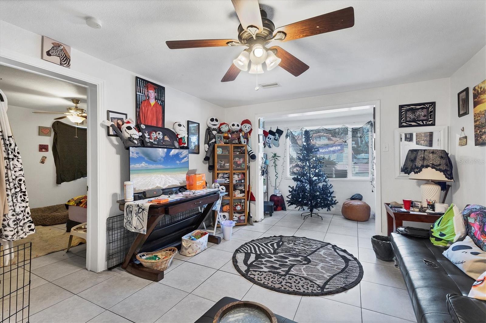 Image 9 of 32 For 234-236 Colonia Lane E