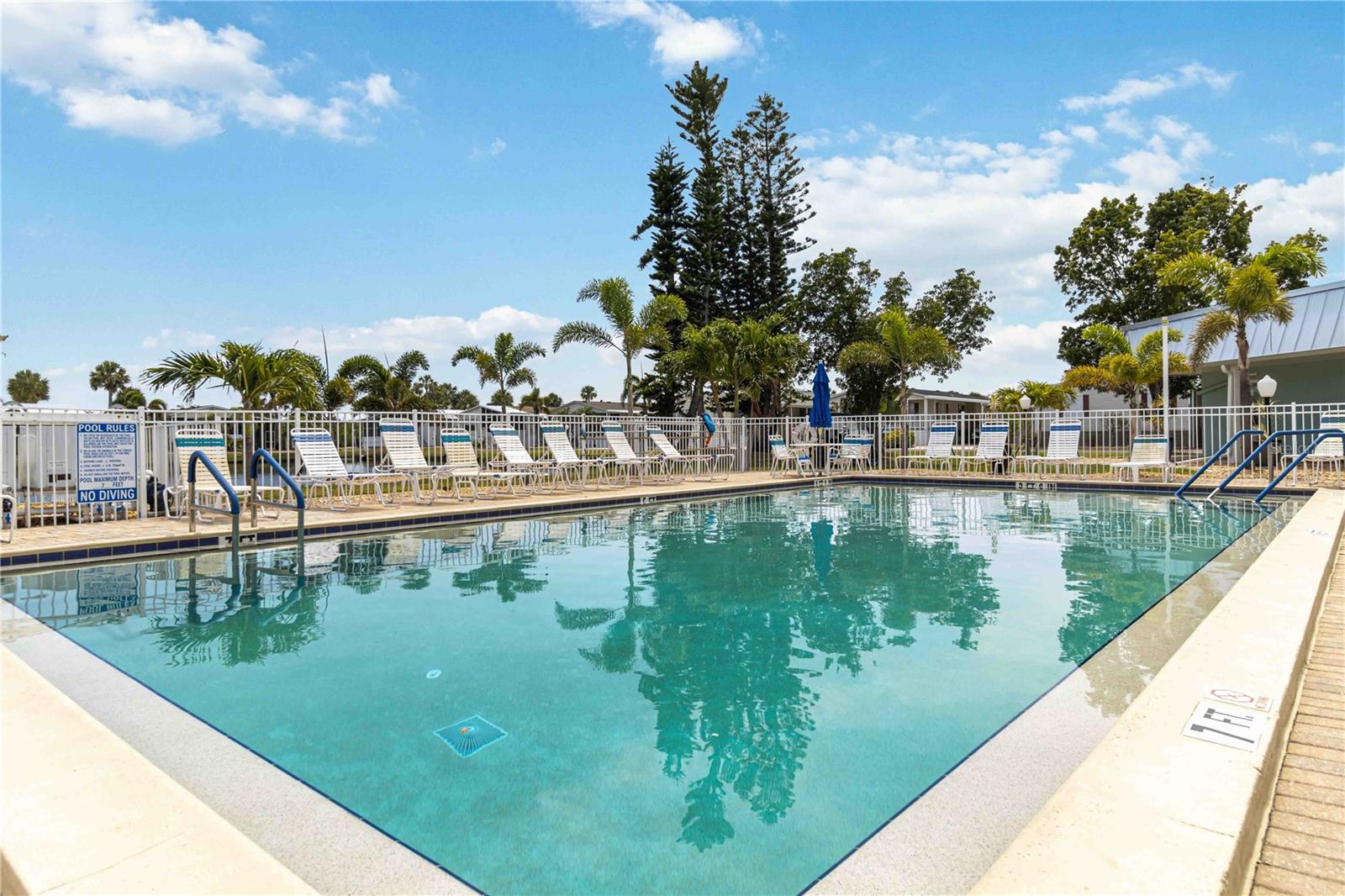 Image 17 of 26 For 10303 Burnt Store Road 11