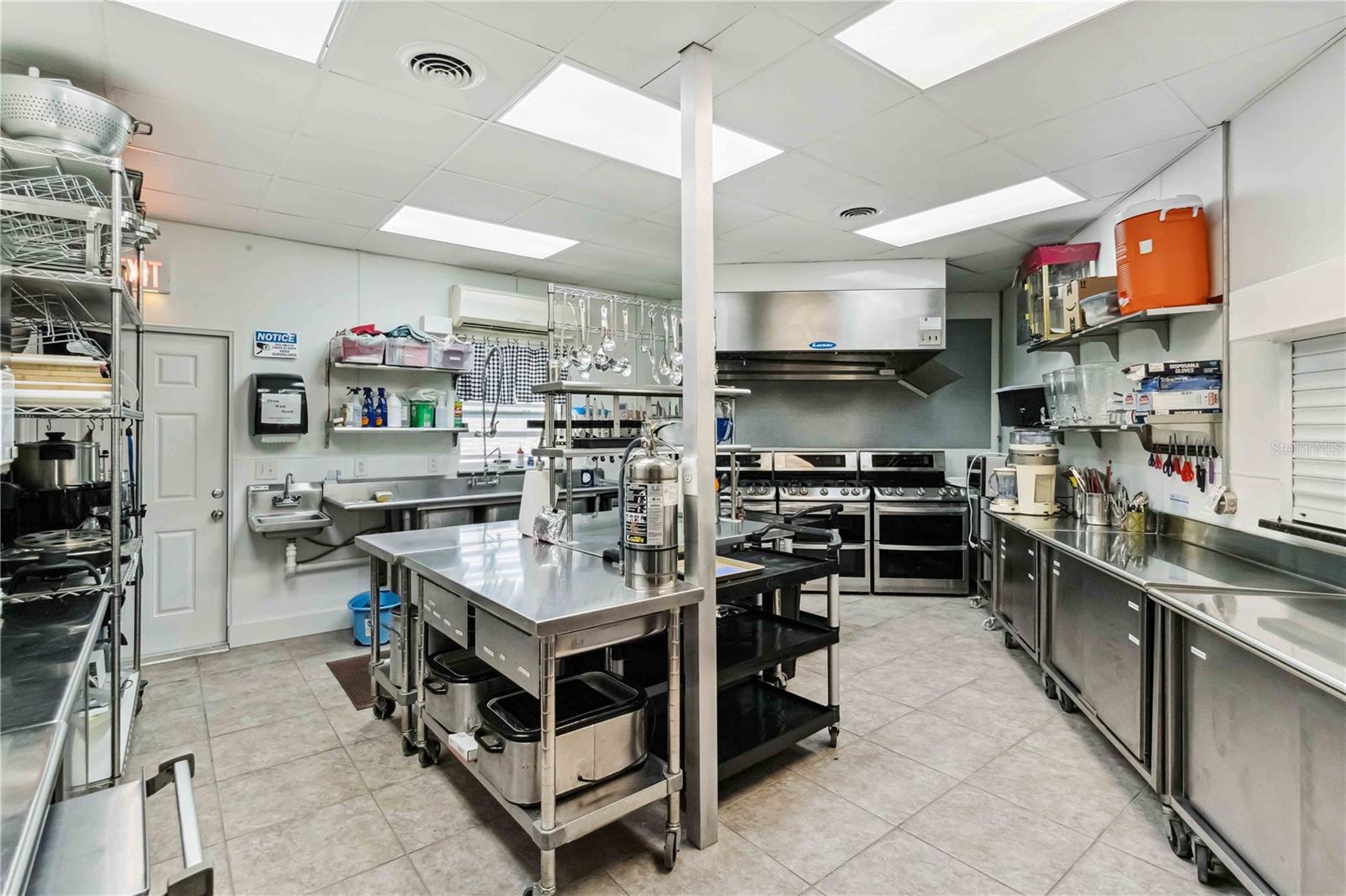 Image 23 of 26 For 10303 Burnt Store Road 11