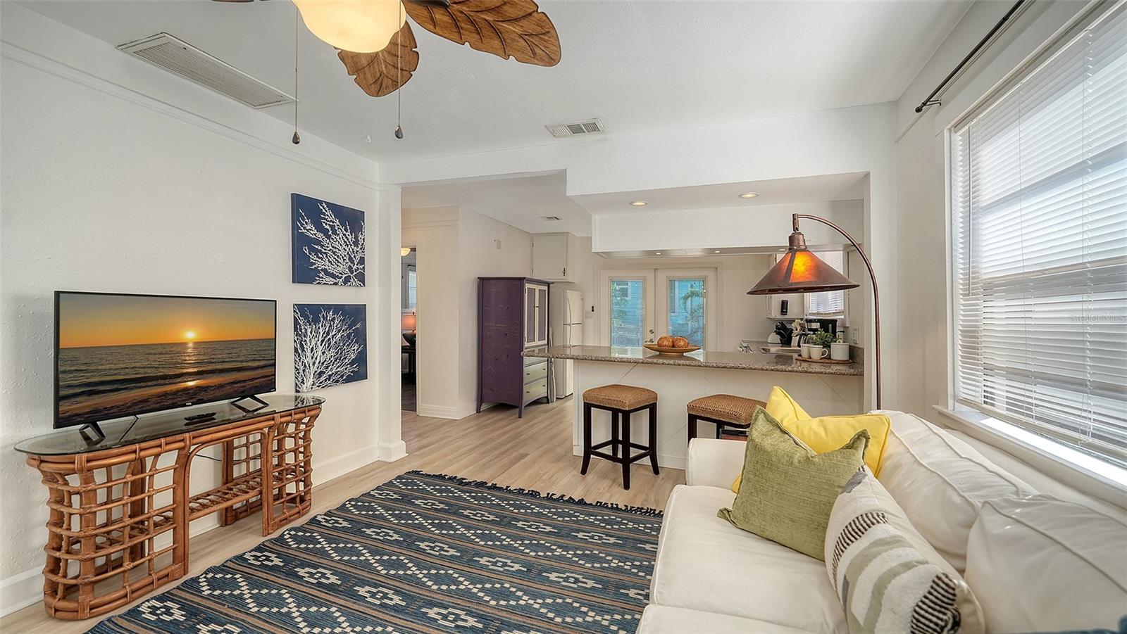 Image 6 of 48 For 521 & 523 Ohio Place