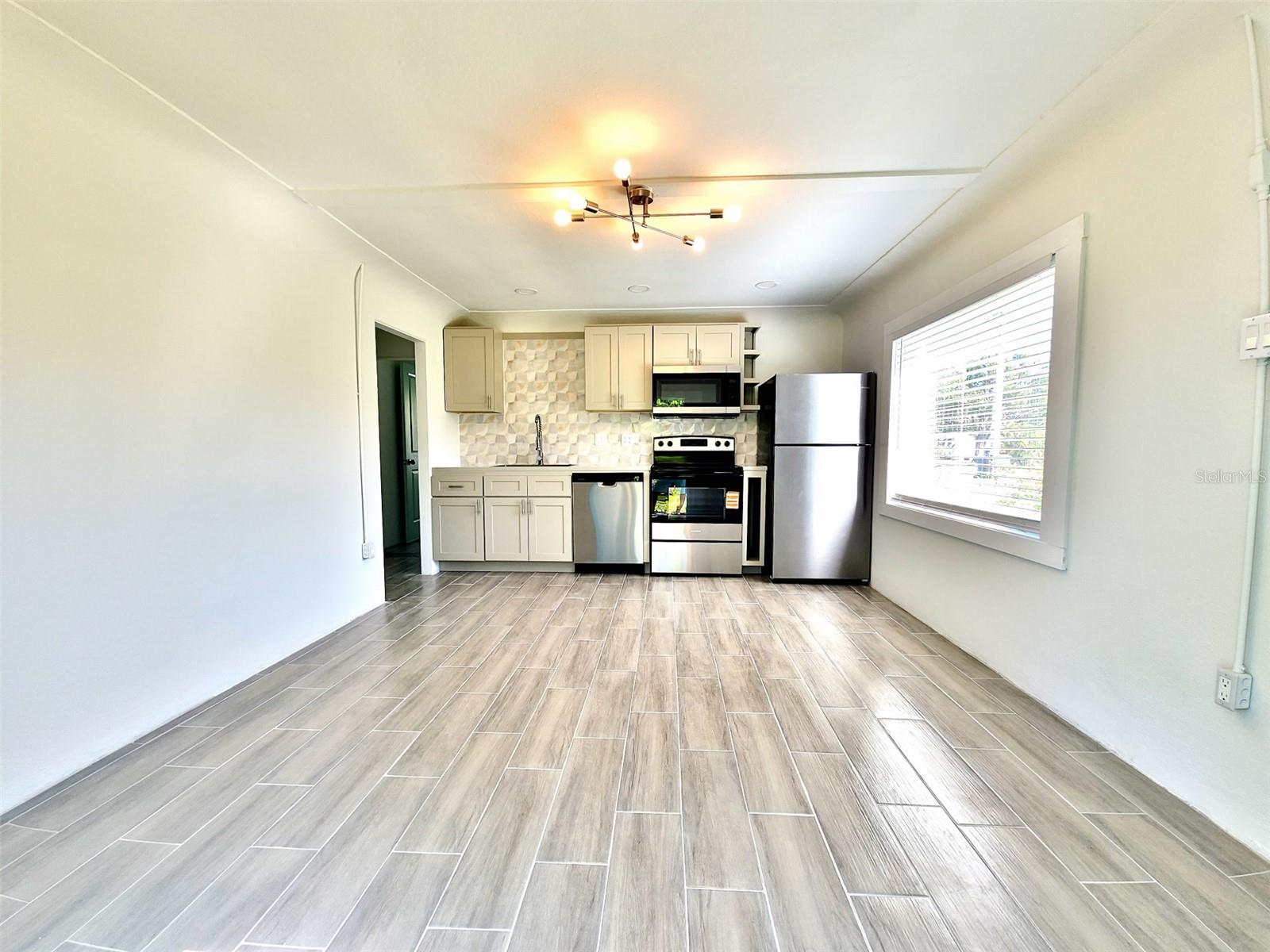 Image 13 of 34 For 322 34th Street W