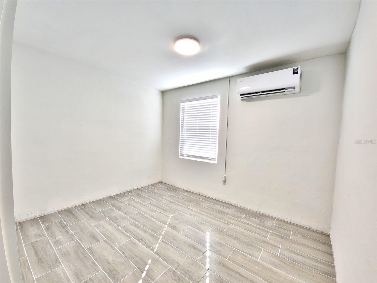 Image 20 of 34 For 322 34th Street W