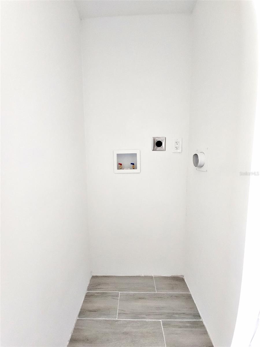 Image 25 of 34 For 322 34th Street W