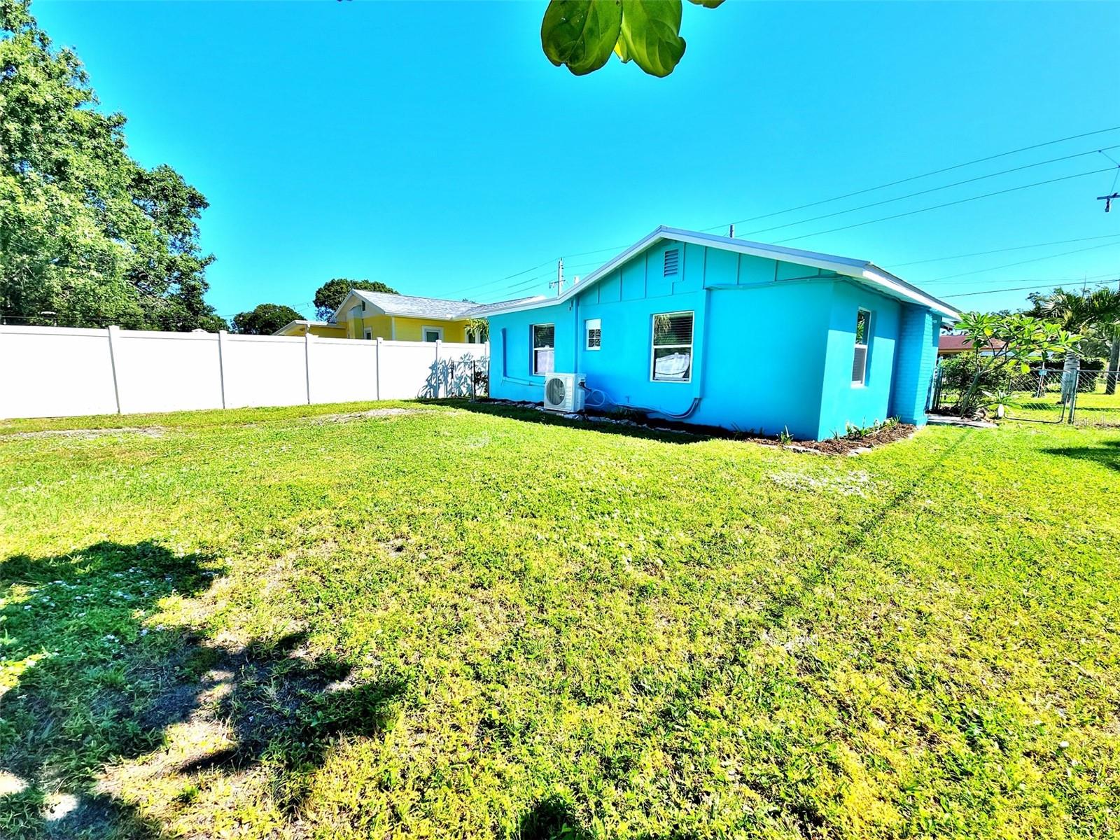 Image 27 of 34 For 322 34th Street W