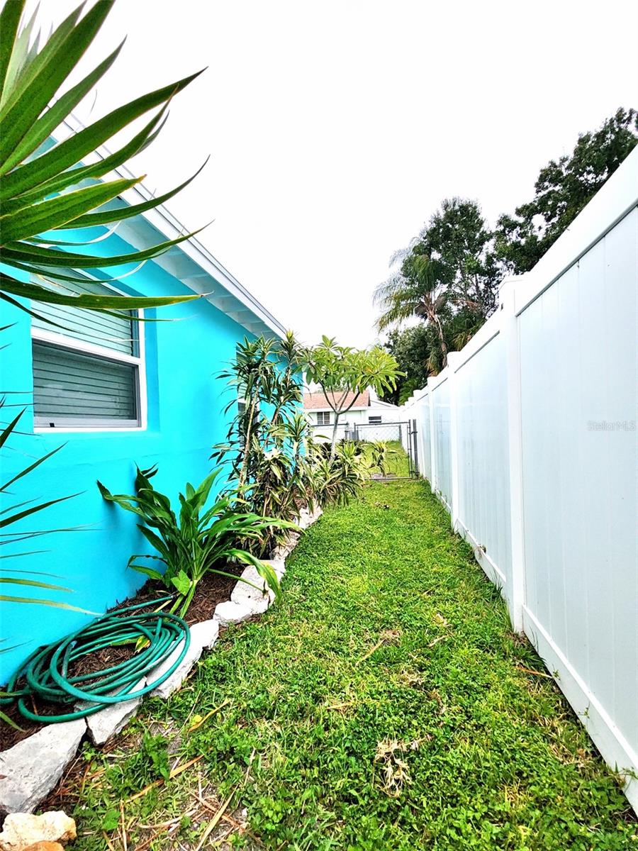 Image 33 of 34 For 322 34th Street W