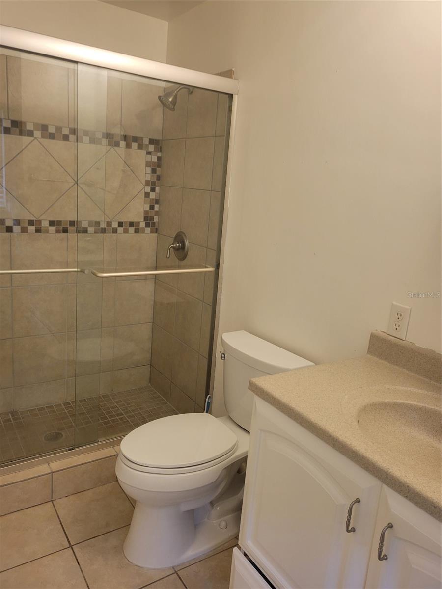 Image 11 of 13 For 362 Mcarthur Avenue