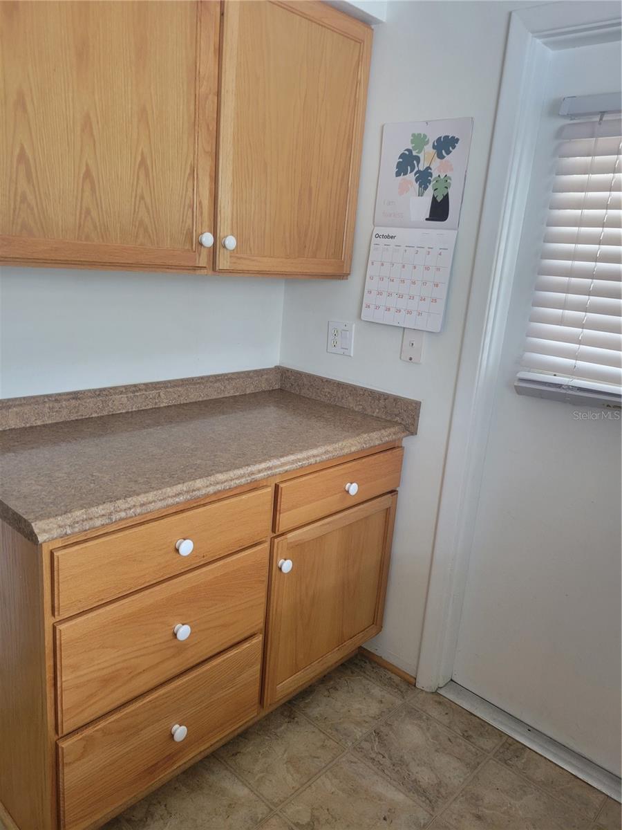 Image 5 of 13 For 362 Mcarthur Avenue