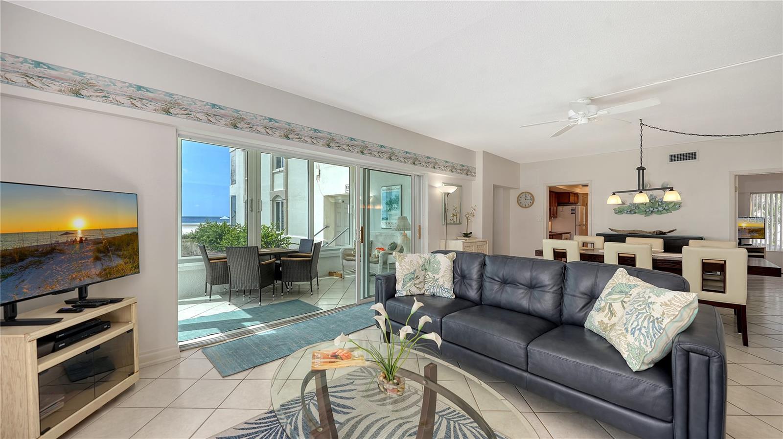 Image 13 of 53 For 6144 Midnight Pass Road 2n