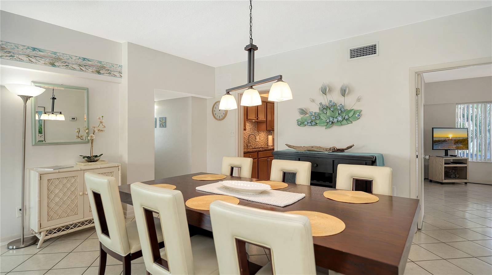 Image 17 of 53 For 6144 Midnight Pass Road 2n