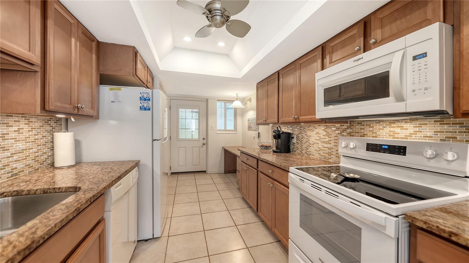 Image 21 of 53 For 6144 Midnight Pass Road 2n