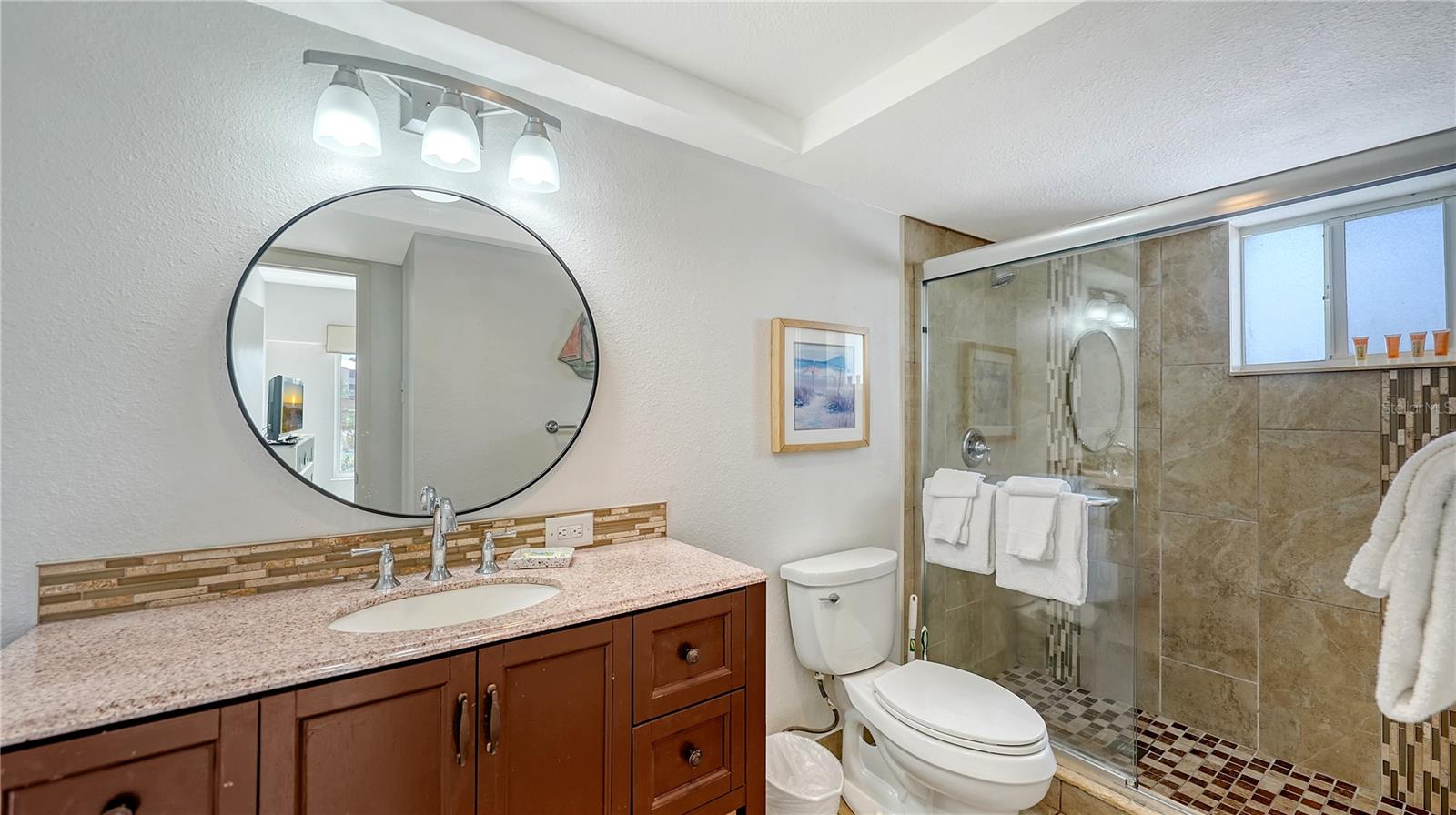 Image 26 of 53 For 6144 Midnight Pass Road 2n