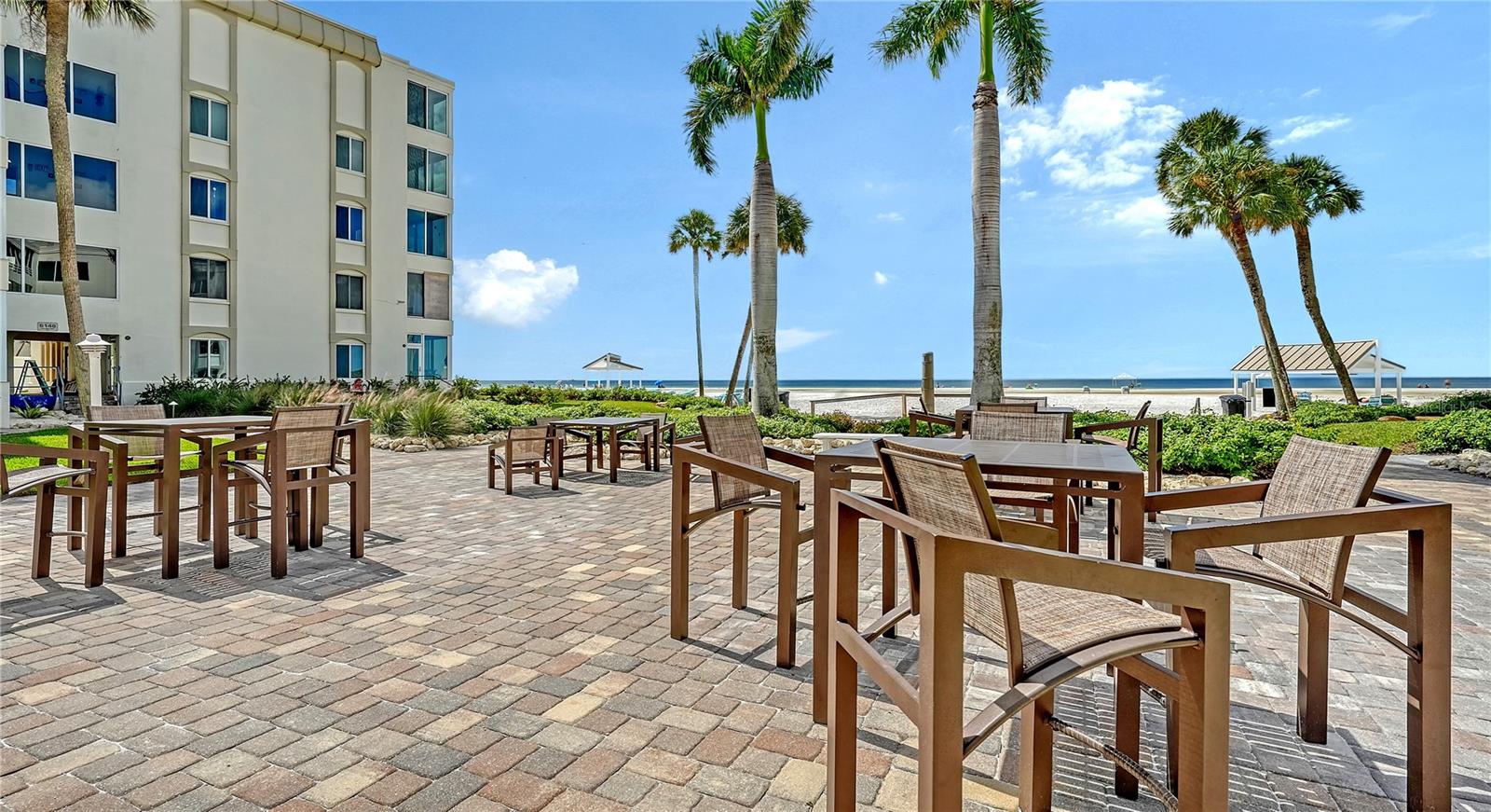 Image 36 of 53 For 6144 Midnight Pass Road 2n