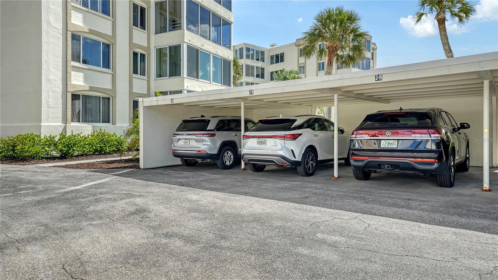 Image 40 of 53 For 6144 Midnight Pass Road 2n