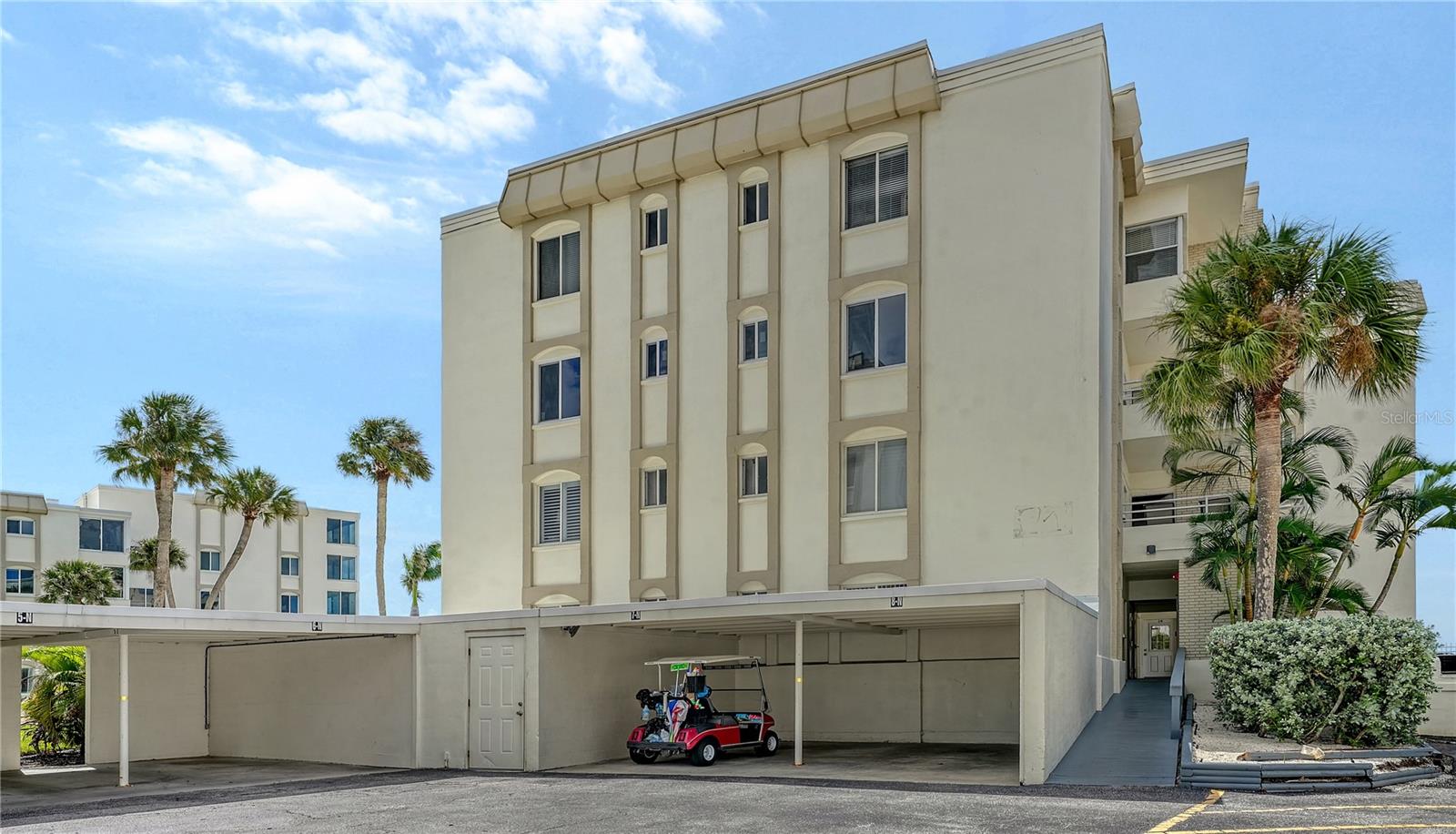 Image 42 of 53 For 6144 Midnight Pass Road 2n