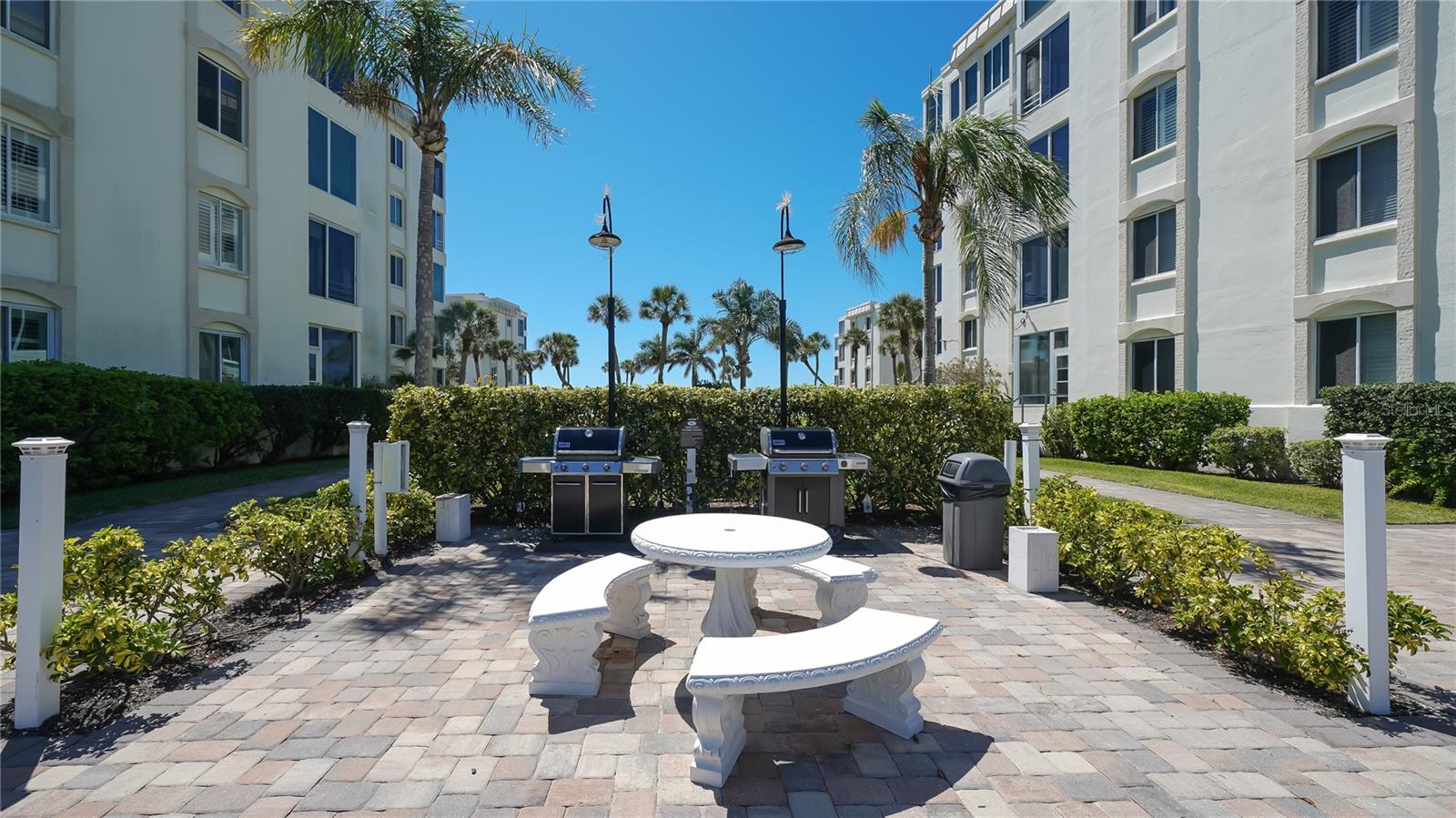 Image 49 of 53 For 6144 Midnight Pass Road 2n