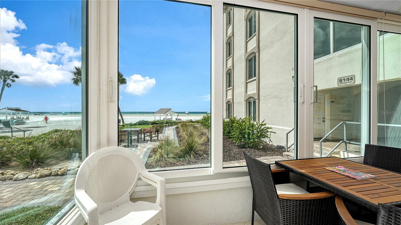 Image 7 of 53 For 6144 Midnight Pass Road 2n