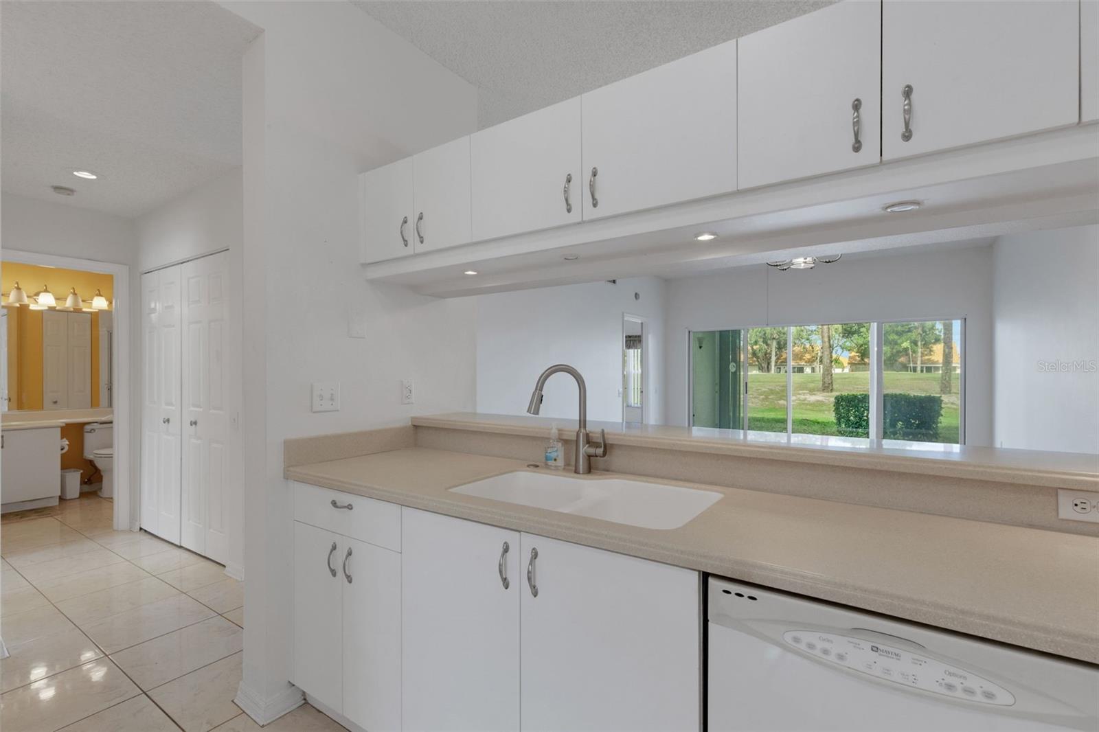 Image 19 of 54 For 4206 Caddie Drive E 103