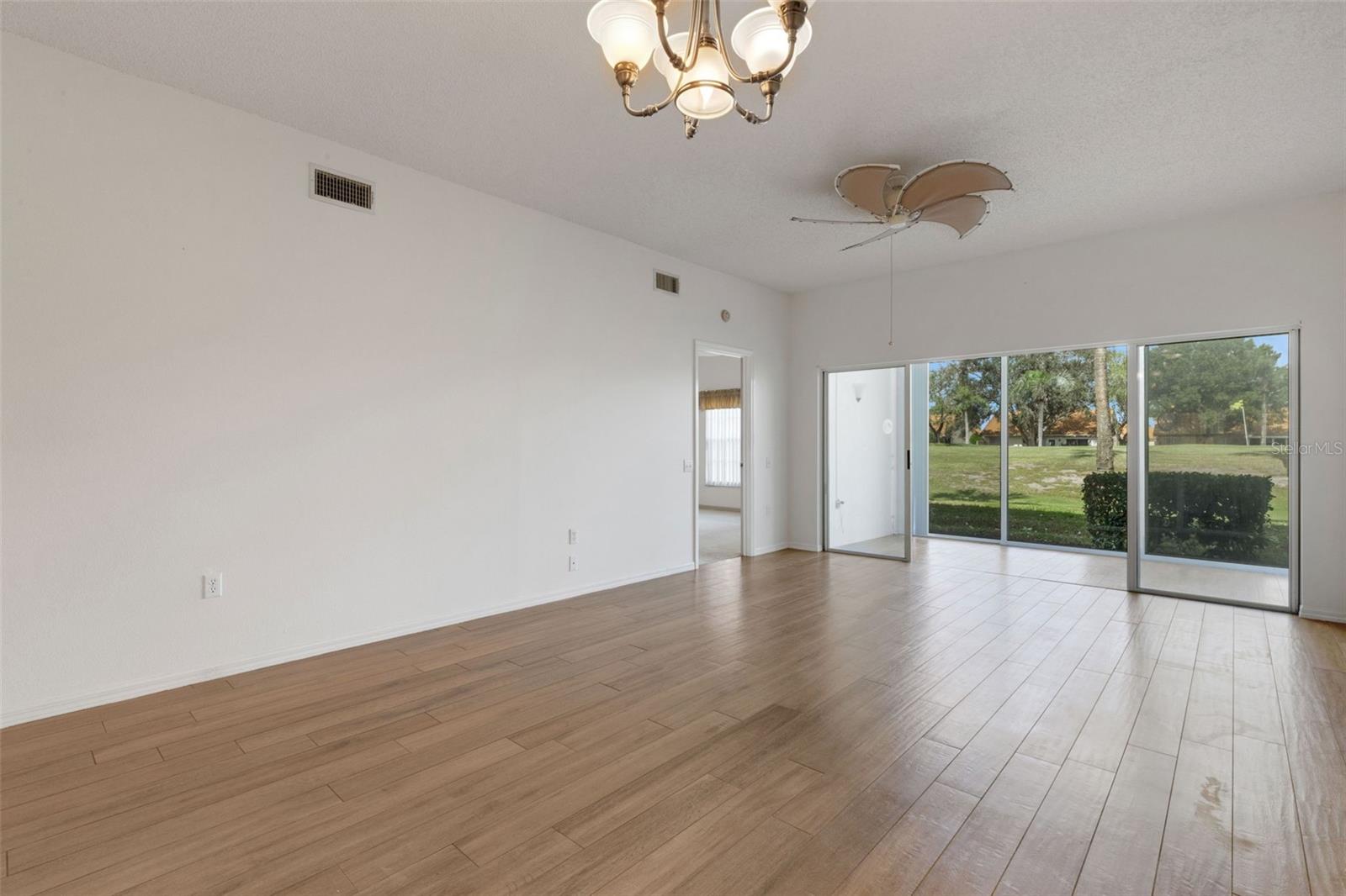 Image 5 of 54 For 4206 Caddie Drive E 103