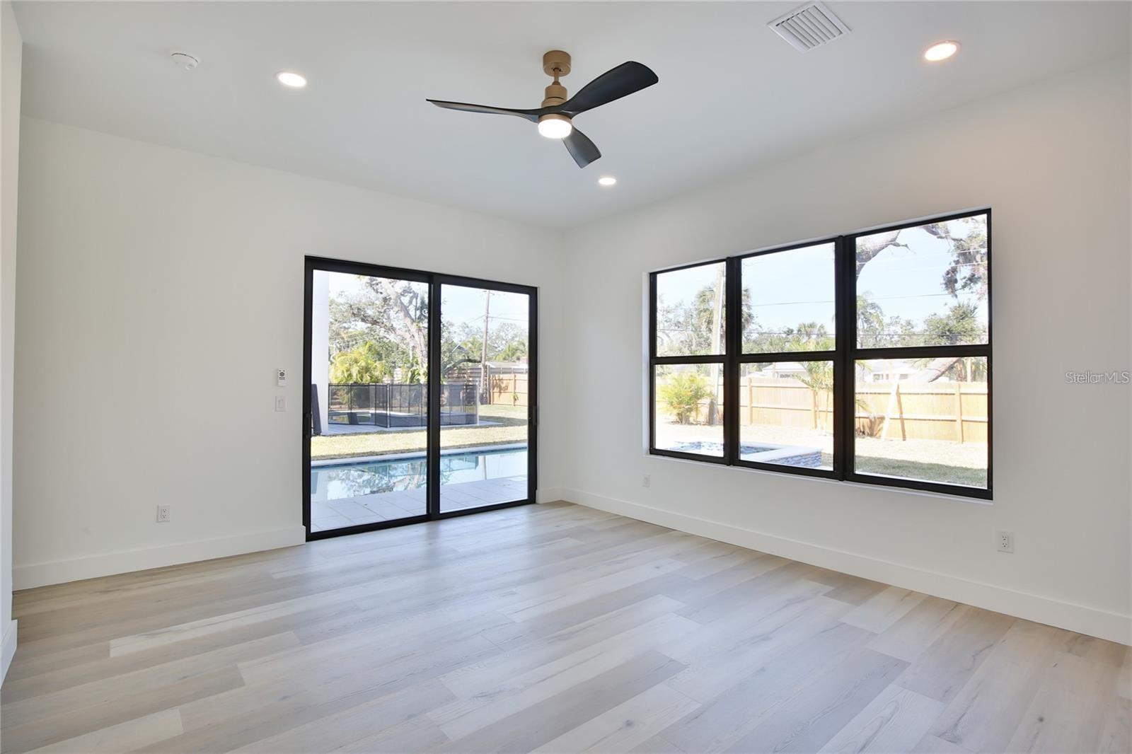 Image 28 of 59 For 2345 Oak Terrace