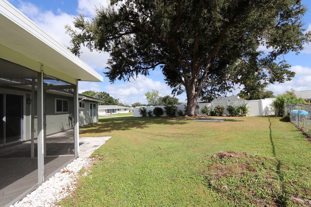 Image 5 of 24 For 6796 Electra Avenue