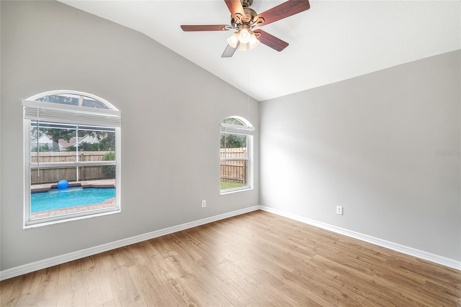 Listing photo id 17 for 1212 Lake Shore Ranch Drive