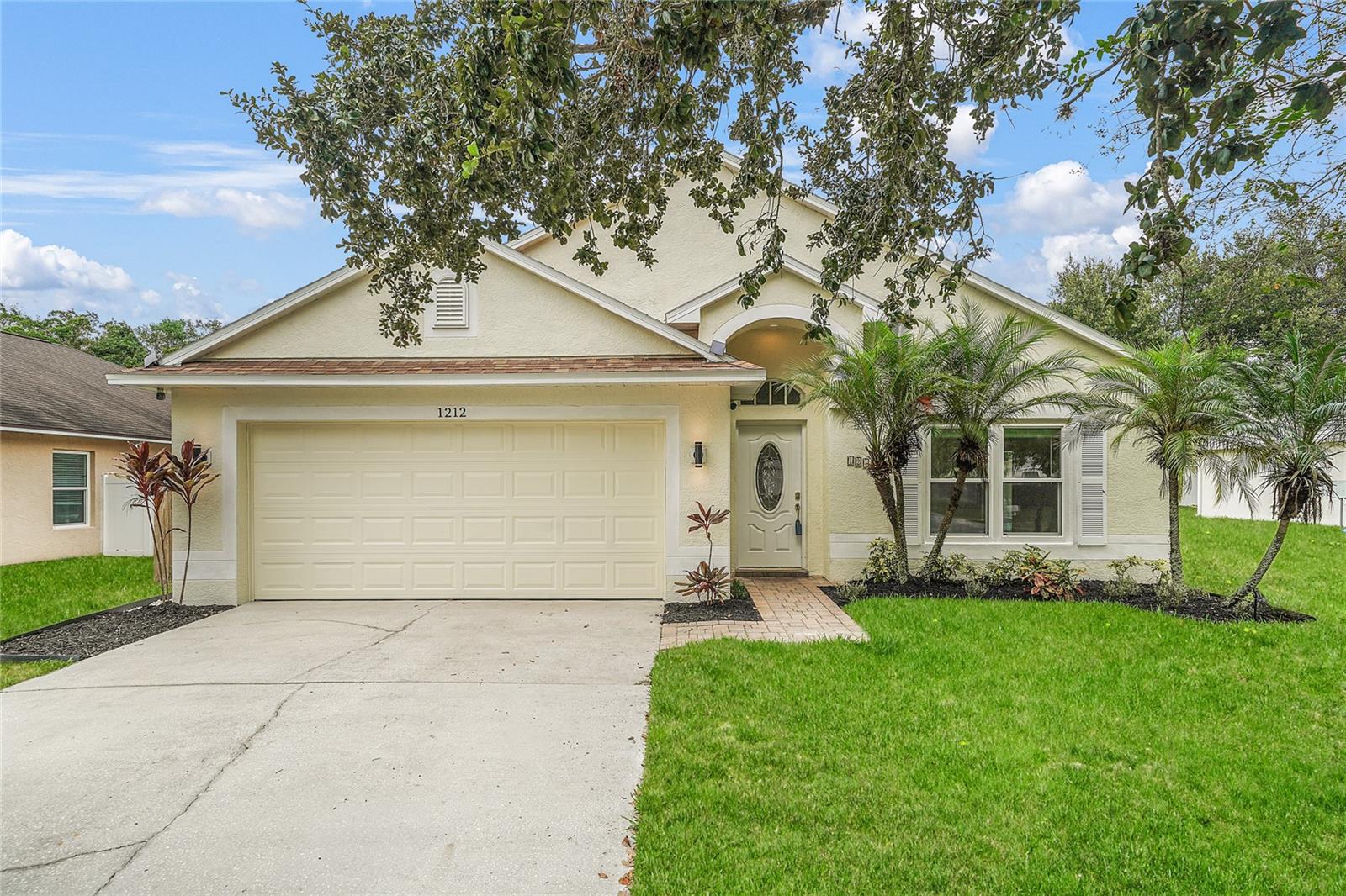 Listing photo id 0 for 1212 Lake Shore Ranch Drive