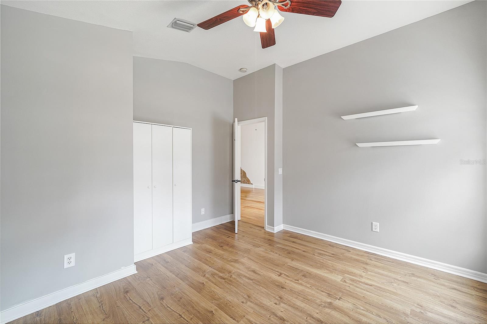 Listing photo id 18 for 1212 Lake Shore Ranch Drive