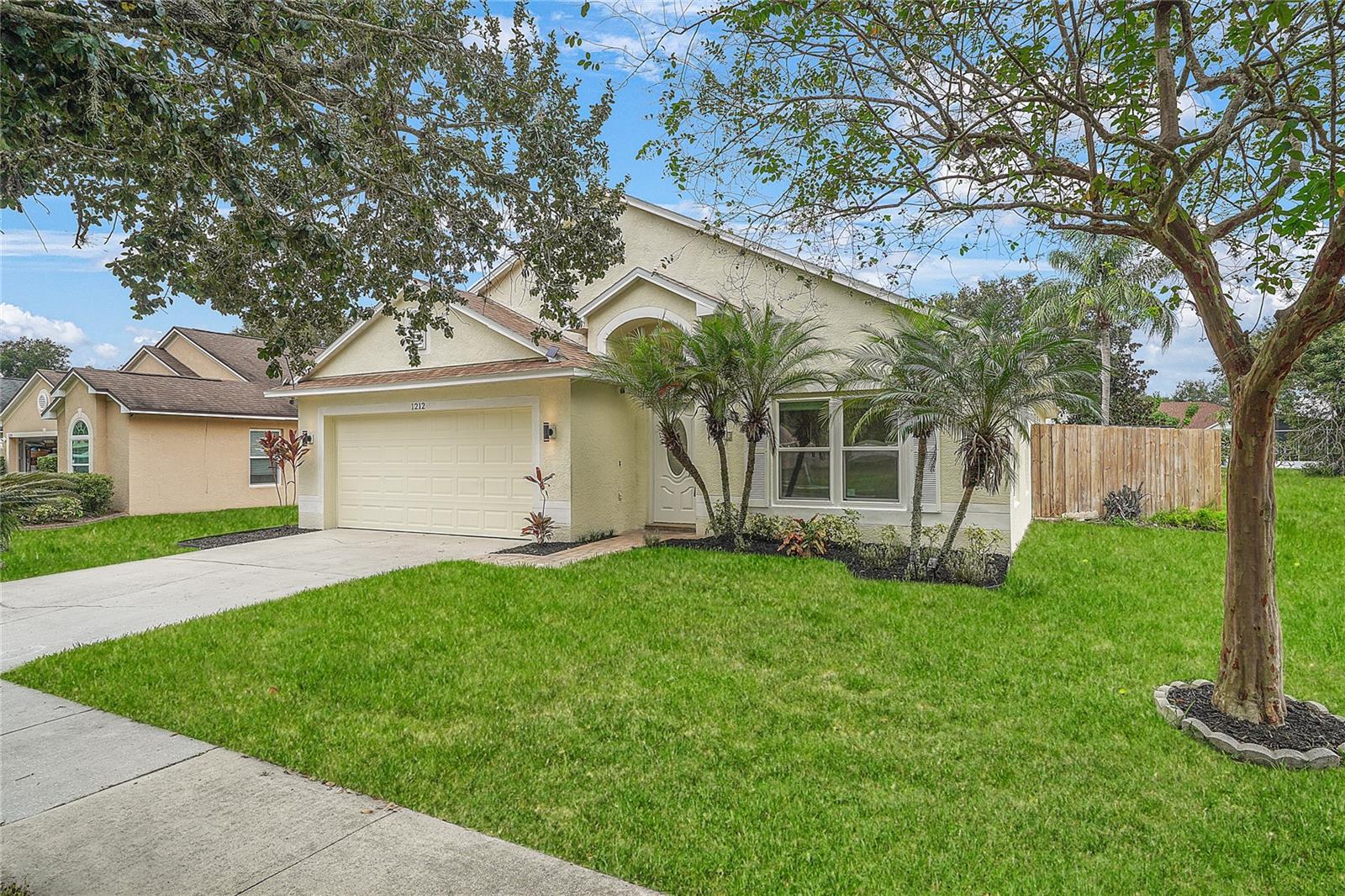 Listing photo id 2 for 1212 Lake Shore Ranch Drive