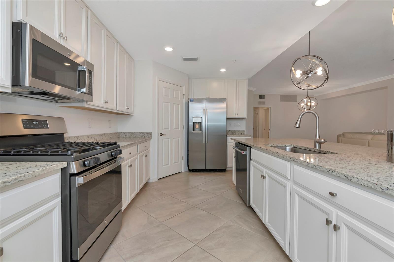 Image 14 of 46 For 6056 Worsham Lane 104