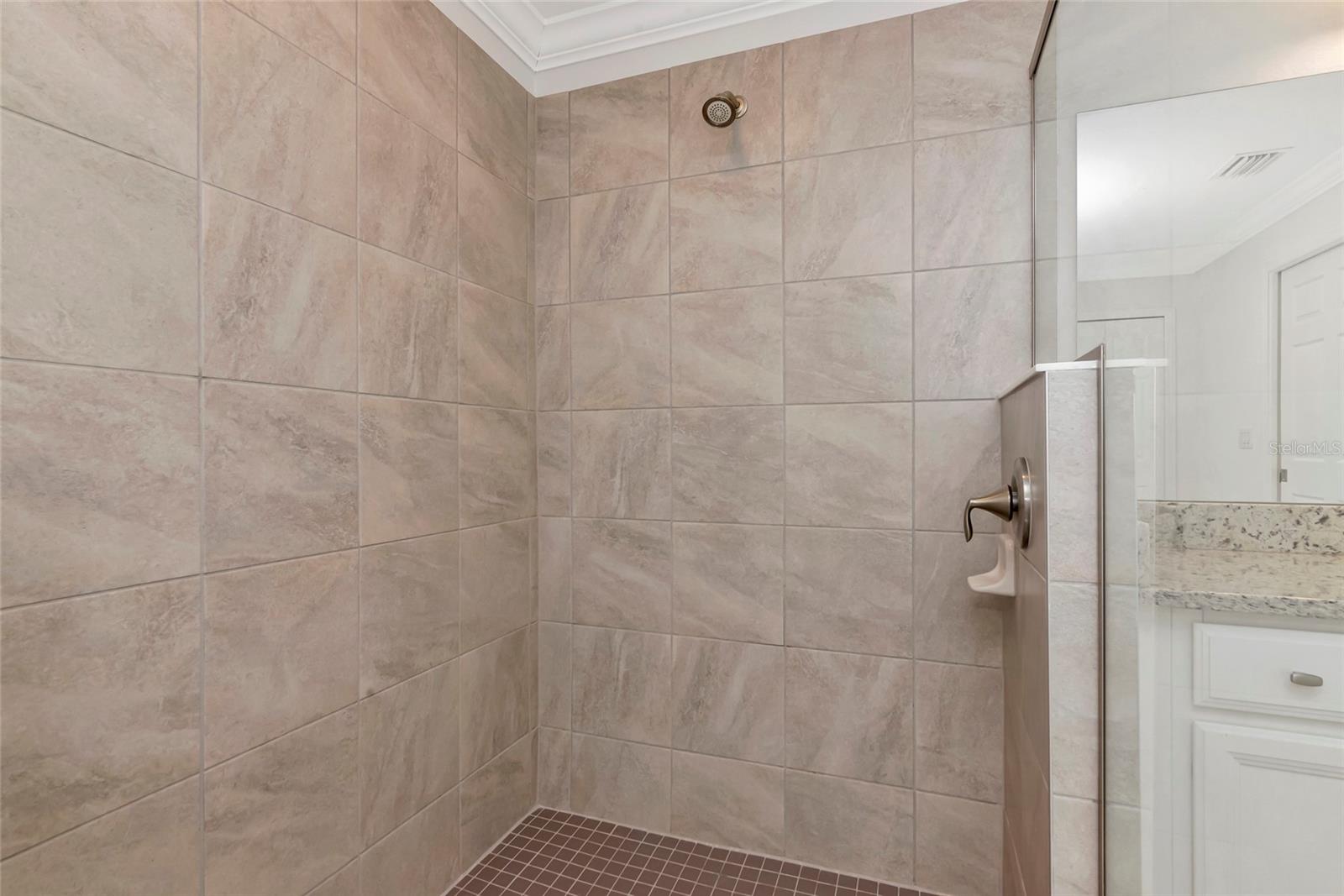 Image 28 of 46 For 6056 Worsham Lane 104