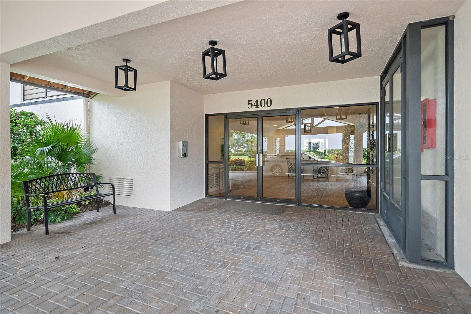 Image 4 of 52 For 5400 Eagles Point Circle 405