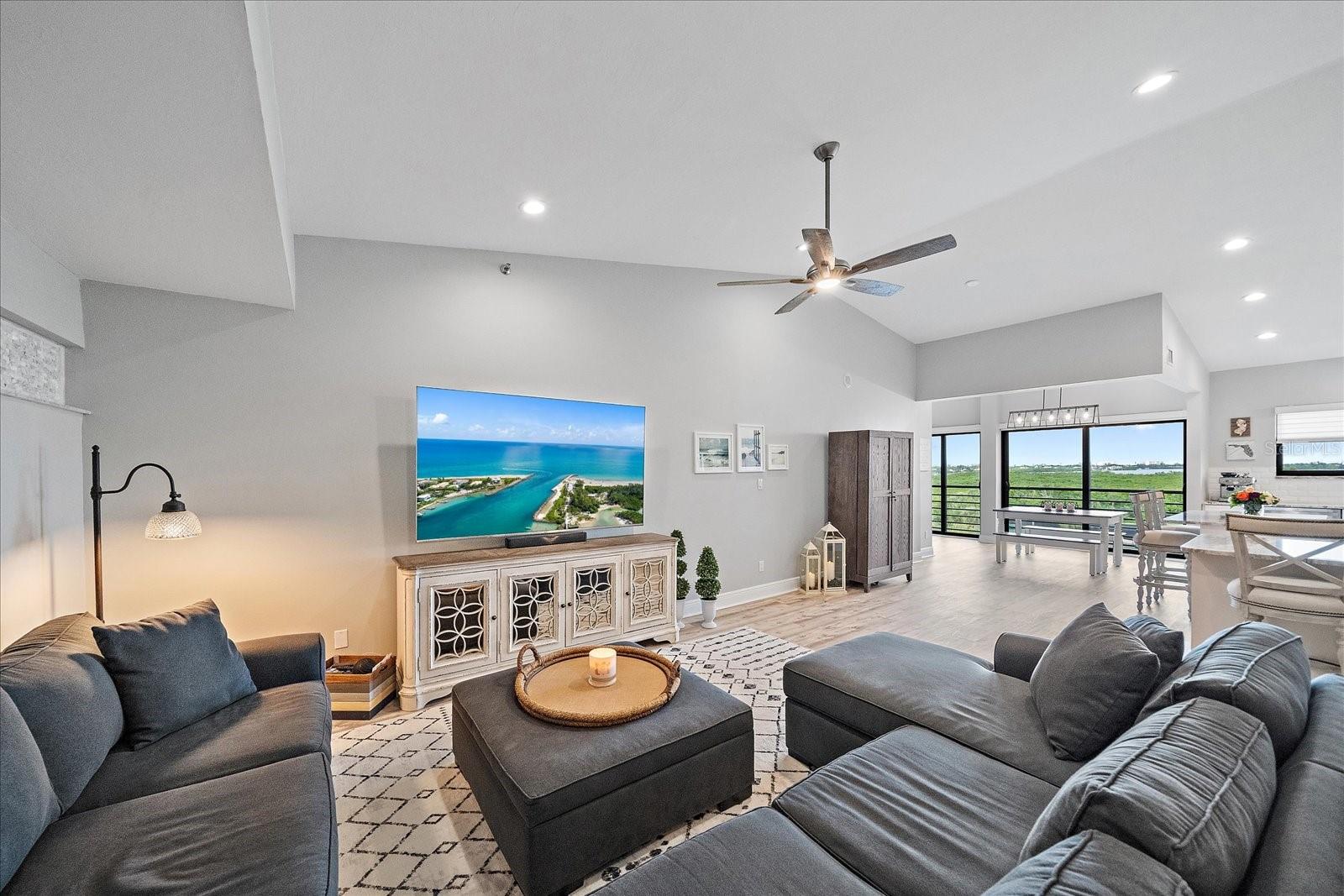 Image 7 of 52 For 5400 Eagles Point Circle 405