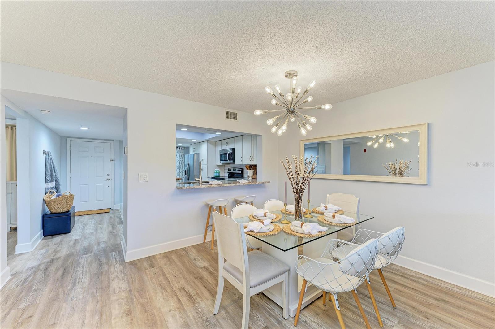 Image 11 of 50 For 9320 Clubside Circle 2104