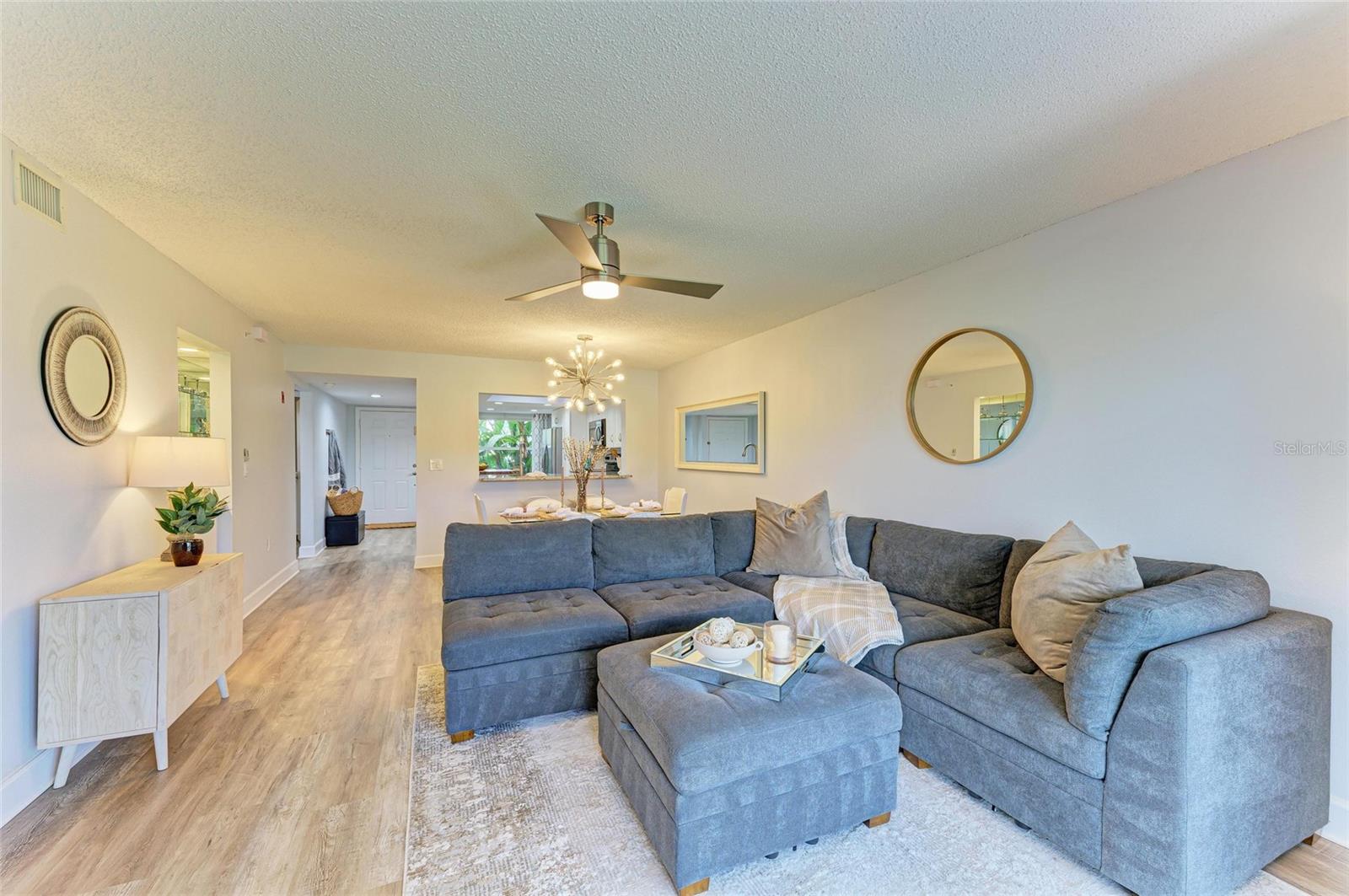 Image 14 of 50 For 9320 Clubside Circle 2104