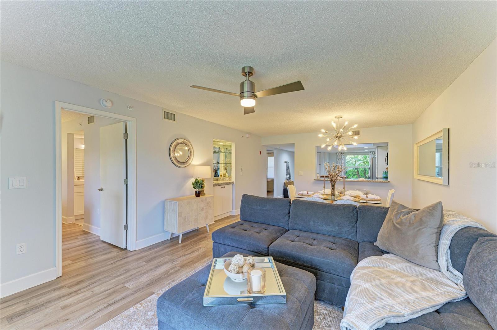 Image 15 of 50 For 9320 Clubside Circle 2104