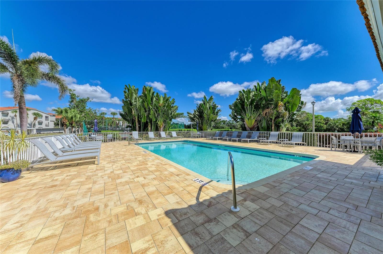 Image 39 of 50 For 9320 Clubside Circle 2104